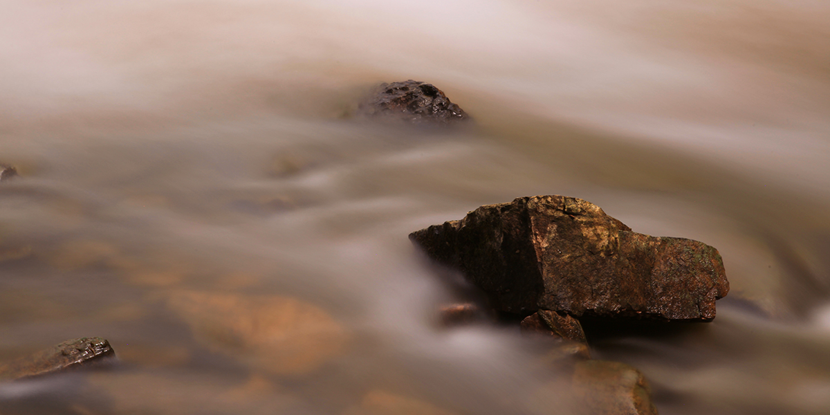 how-to-take-waterfall-photos-the-footprint-diary